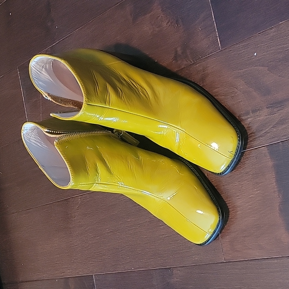 Vintage Chartreuse Patent Leather Booties